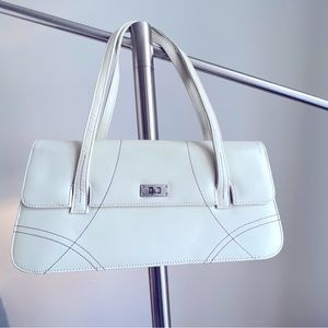 Vintage cream Leather Enzo Angiolini baguette purse